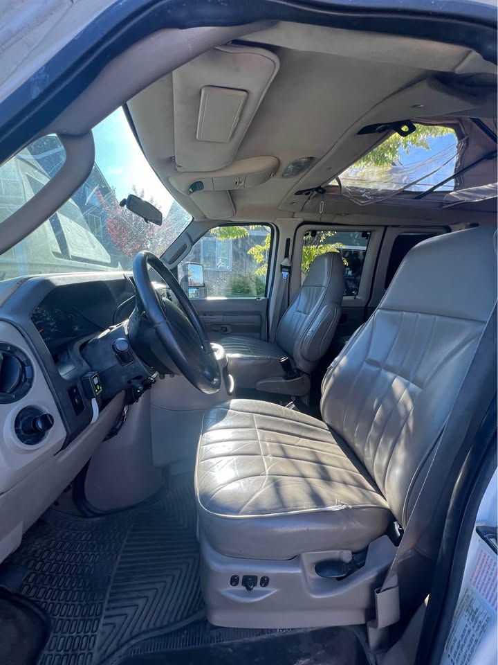 2003 Ford E350 Super Duty Passenger in Coeur D'Alene, ID (photo 12) — photo 12