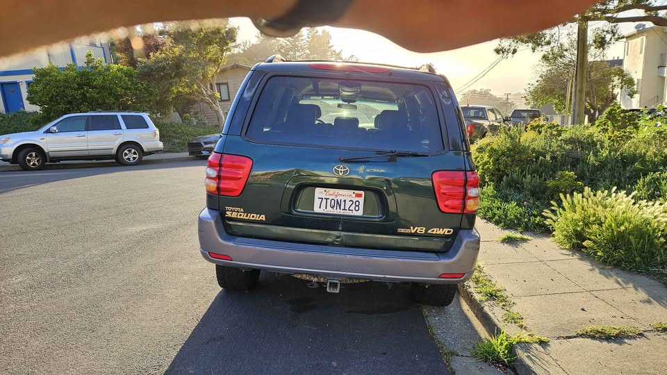 2001 Toyota Sequoia · SR5 Sport Utility 4D in Pacifica, CA (photo 3) — photo 3