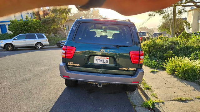 2001 Toyota Sequoia · SR5 Sport Utility 4D — photo 3