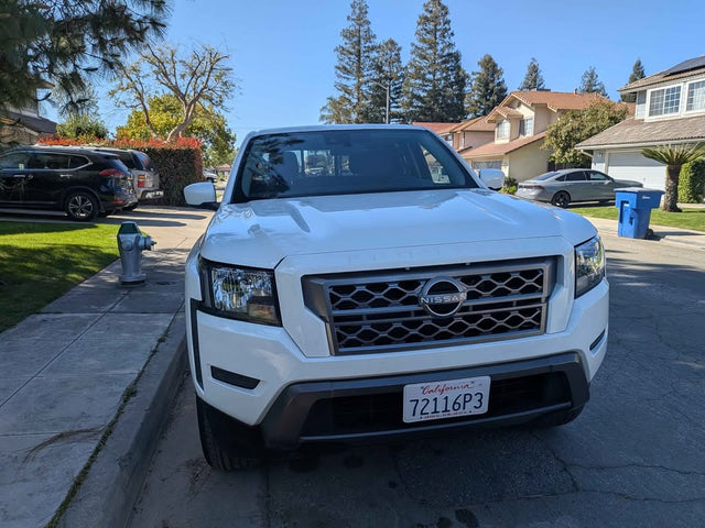 2023 Nissan Frontier Crew Cab · LE Pickup 4D 5 ft — photo 3