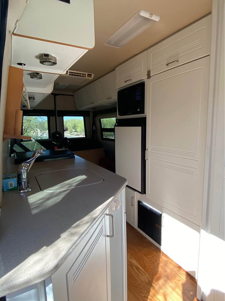 2005 Freightliner Sprinter Leasure Travel Van in Oracle, AZ (photo 7) — photo 7