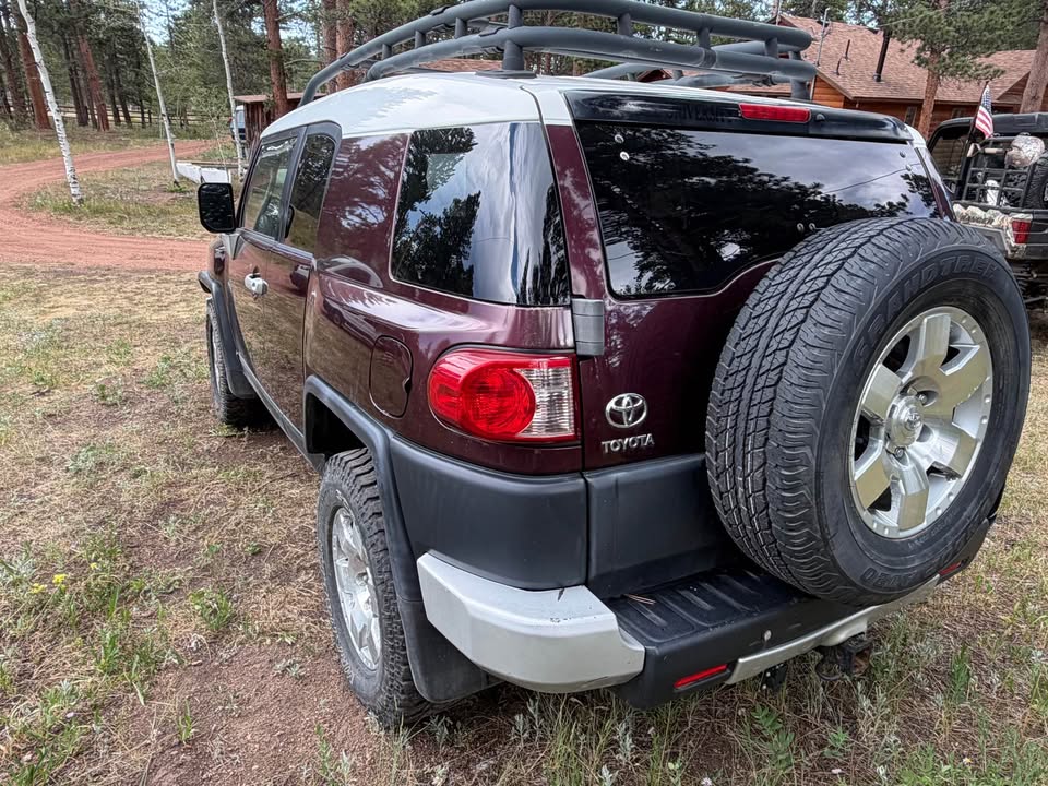 2007 Toyota FJ Cruiser · Sport Utility 2D in Allenspark, CO (photo 2) — photo 2
