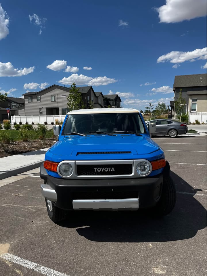 2007 Toyota FJ Cruiser · Sport Utility 2D in Aurora, CO (photo 2)
