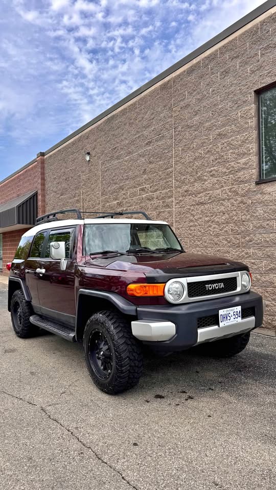2007 Toyota FJ Cruiser in Waterloo, ON (photo 1)
