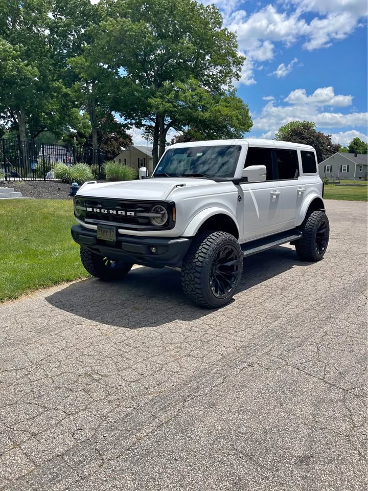 2025 Ford Bronco in Franklin, MA (photo 1)