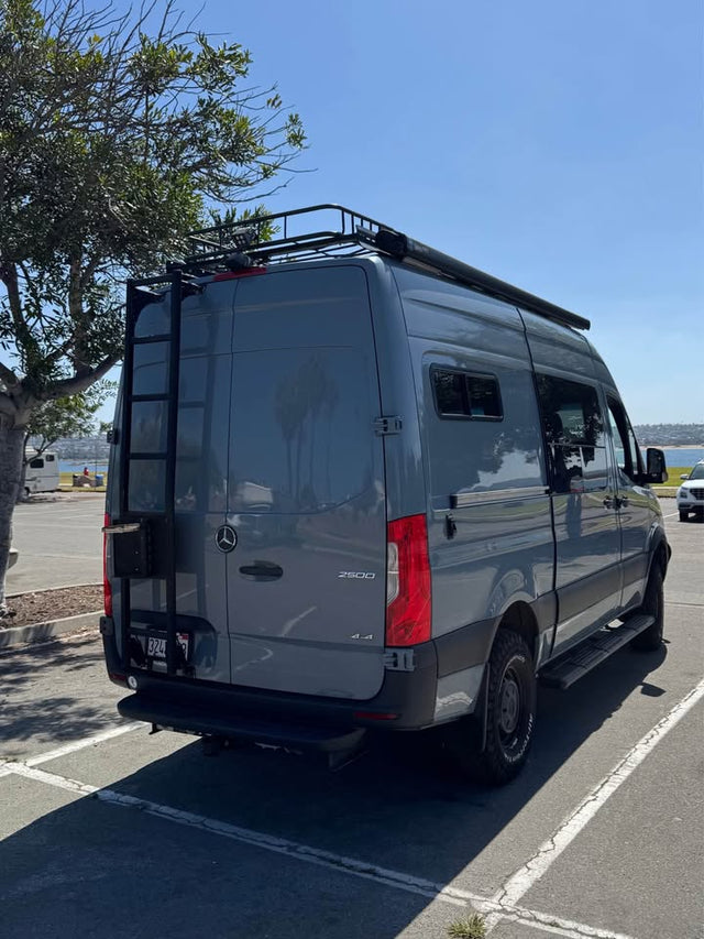 2021 4x4 Sprinter Van — photo 3