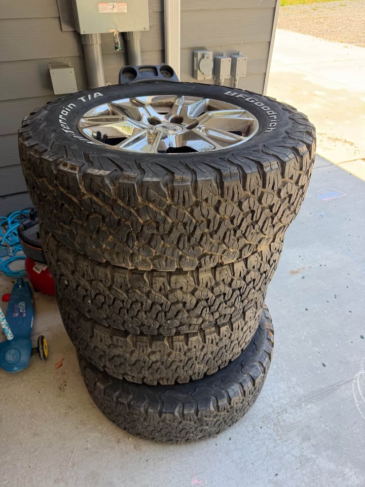 Premium truck tires in Oak Harbor, WA (photo 2) — photo 2