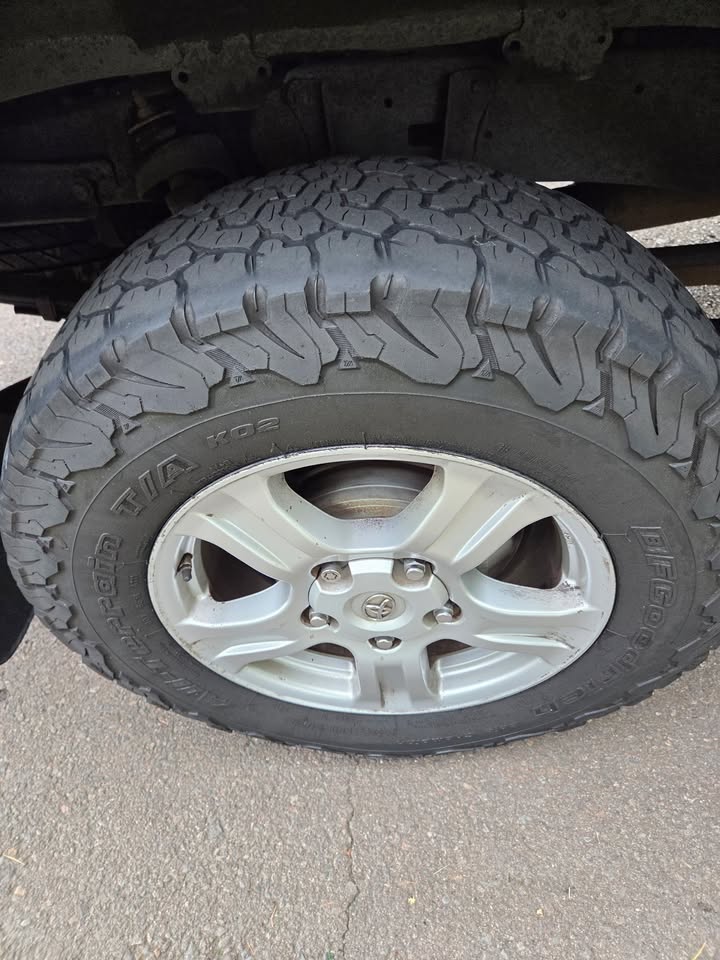 2011 Toyota tundra crewmax sr5 4x4 in Portland, OR (photo 6) — photo 6