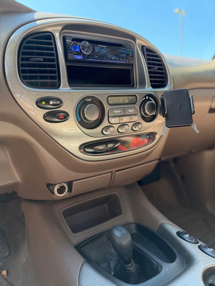 2001 Toyota Sequoia Limited Sport Utility 4D in Boise, ID (photo 9)