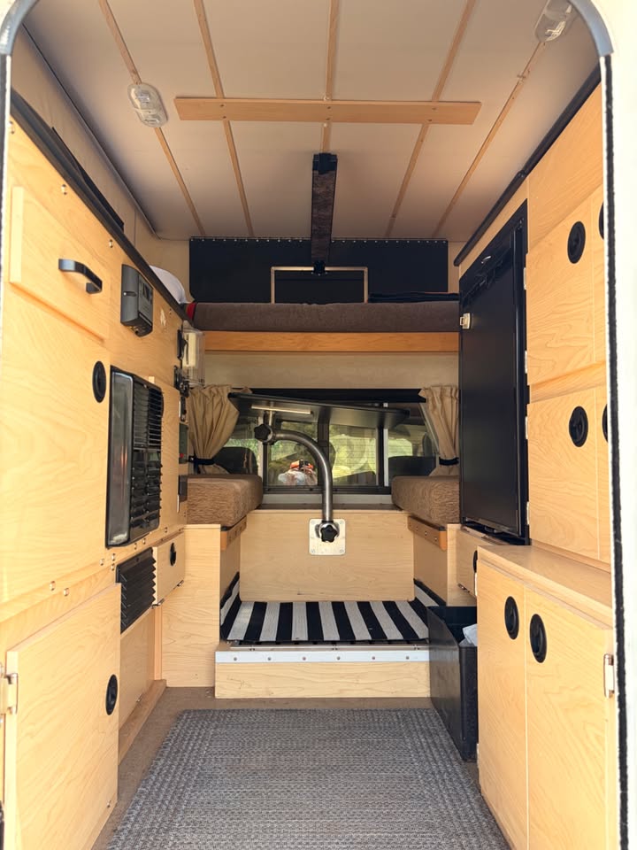 2016 Four Wheel Camper Fleet in San Diego, CA (photo 5) — photo 5