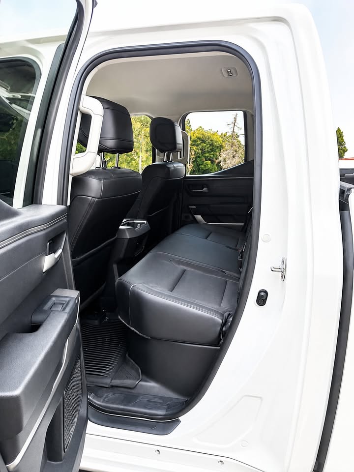 2022 Toyota tundra limited 4wd in Hayward, CA (photo 9) — photo 9