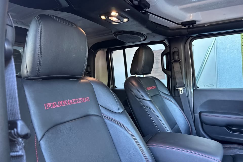 2022 Jeep Gladiator Rubicon in Portland, OR (photo 12) — photo 12