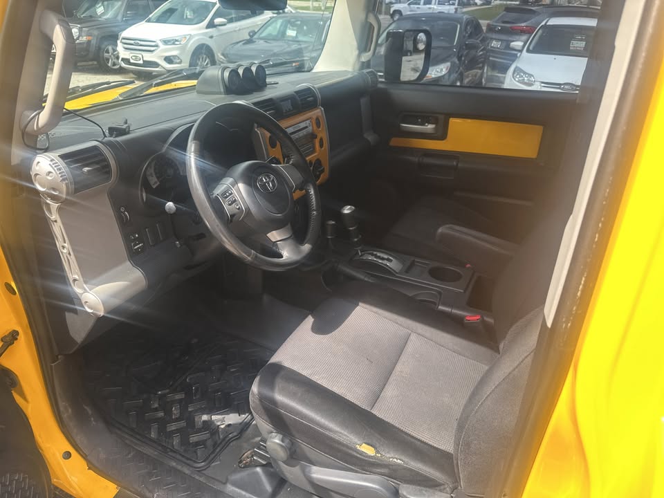 2007 Toyota FJ Cruiser 4WD in Mississauga, ON (photo 6)