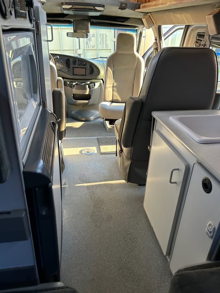 2006 Ford E350 Sportsmobile Pop Top Camper Van in Mesa, AZ (photo 9) — photo 9