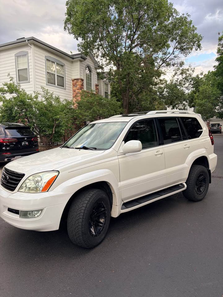 2004 Lexus GX · GX 470 Sport Utility 4D in Denver, CO (photo 2) — photo 2
