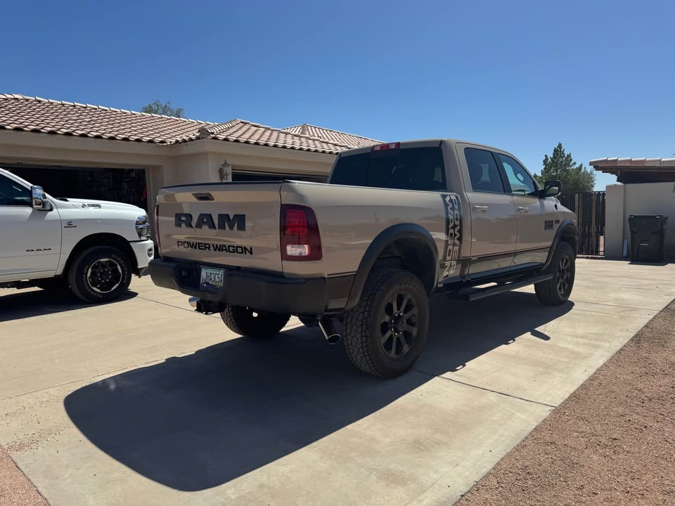2018 Ram power wagon 4 x 4 recent Tires like new condition 6.4 V
Heavy duty transfer case factory in Cave Creek, AZ (photo 8) — photo 8