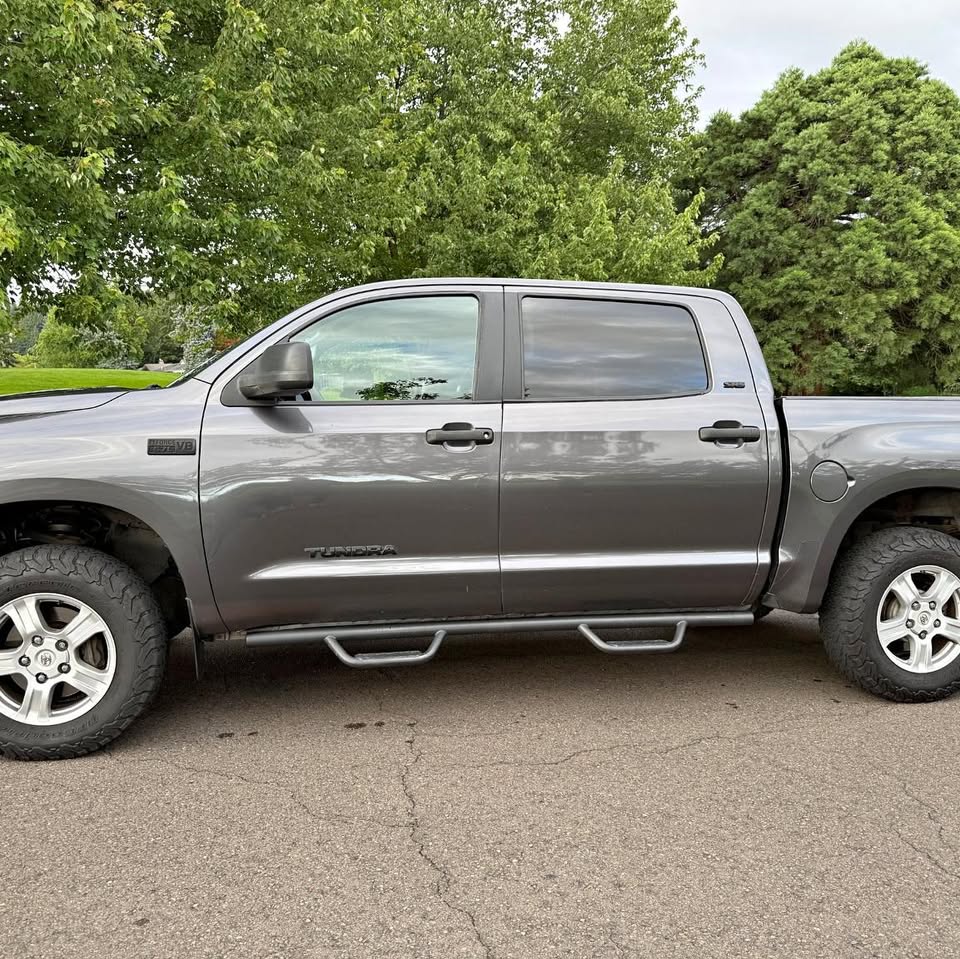 2011 Toyota tundra crewmax sr5 4x4 in Portland, OR (photo 1)