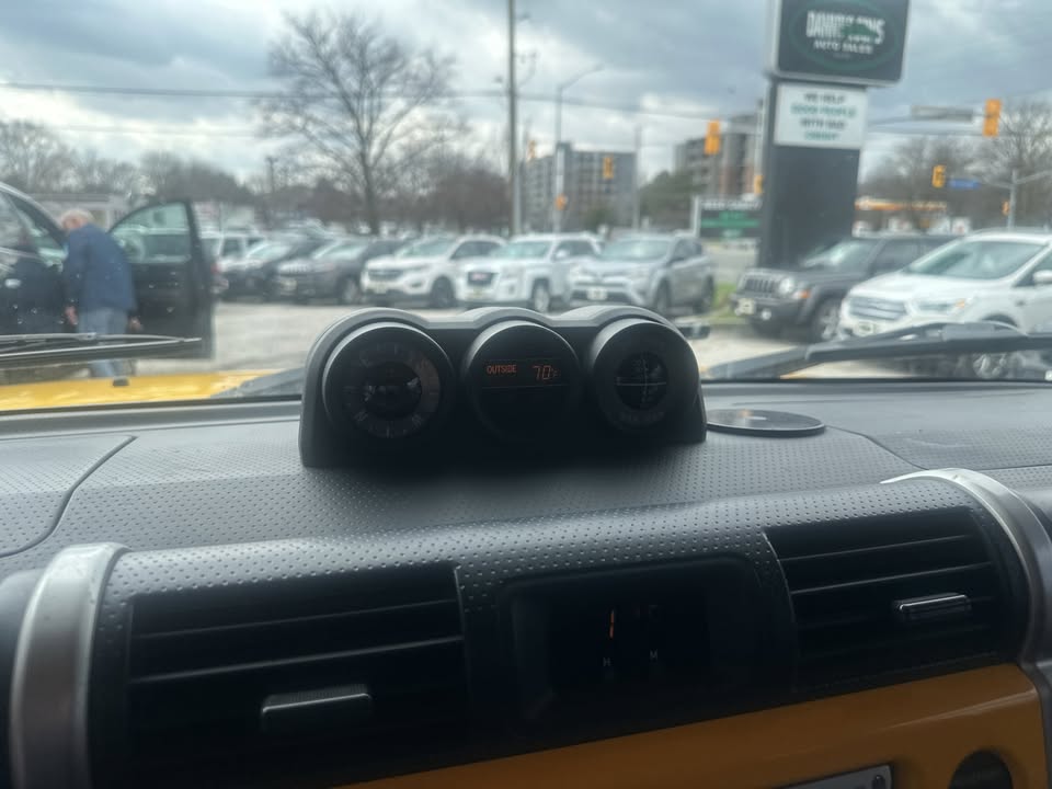 2007 Toyota FJ Cruiser 4WD in Mississauga, ON (photo 12)