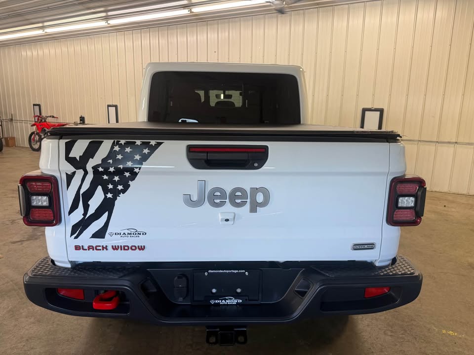 2021 Jeep Gladiator · Overland Pickup 4D 5 ft — photo 5
