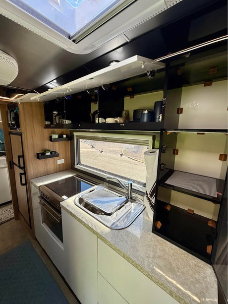 2024 Black Series HQ19 Off-Grid Trailer/Caravan in Medford, OR (photo 5)