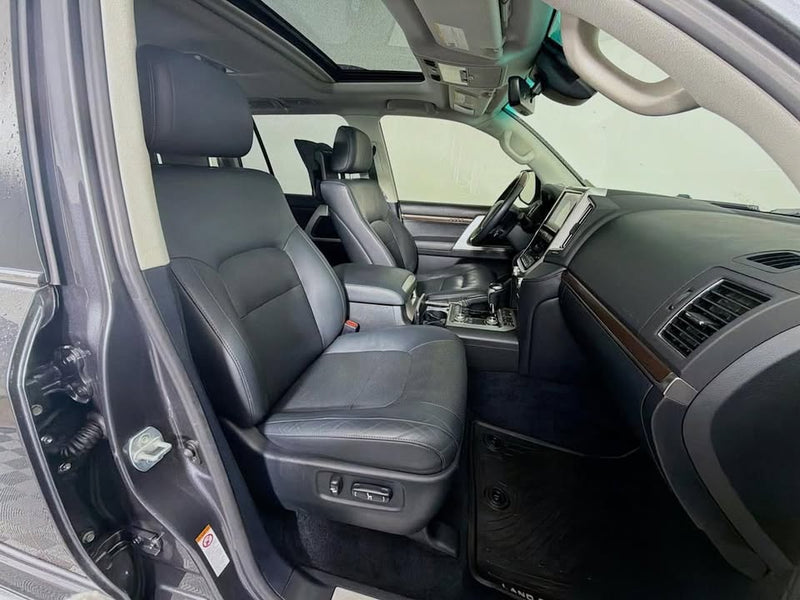 2016 Toyota land cruiser v8 in Tacoma, WA (photo 4) — photo 4