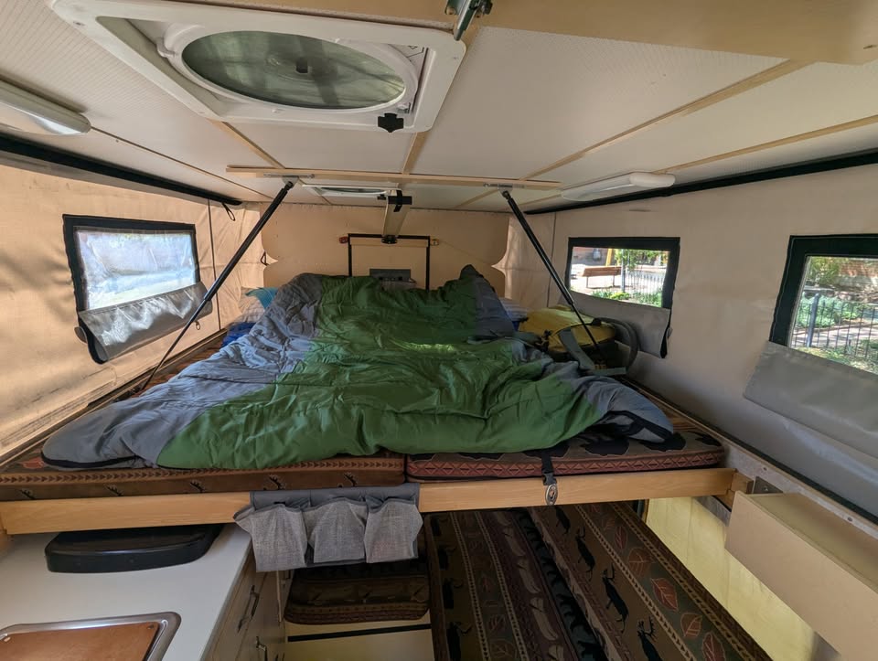 2011 Four Wheel Campers - Fleet + toyota tacoma in Denver, CO (photo 5) — photo 5