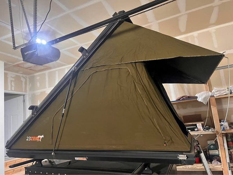 23ZERO Kabari Gen 1 Rooftop Tent (Hard-Shell Clamshell) – Excellent Condition + Crossbars & Sheets — photo 1