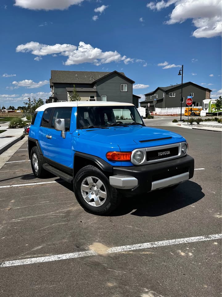 2007 Toyota FJ Cruiser · Sport Utility 2D in Aurora, CO (photo 1)