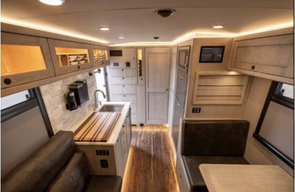2020 EarthRoamer XV-LTi 025 in Santa Rosa, CA (photo 4)