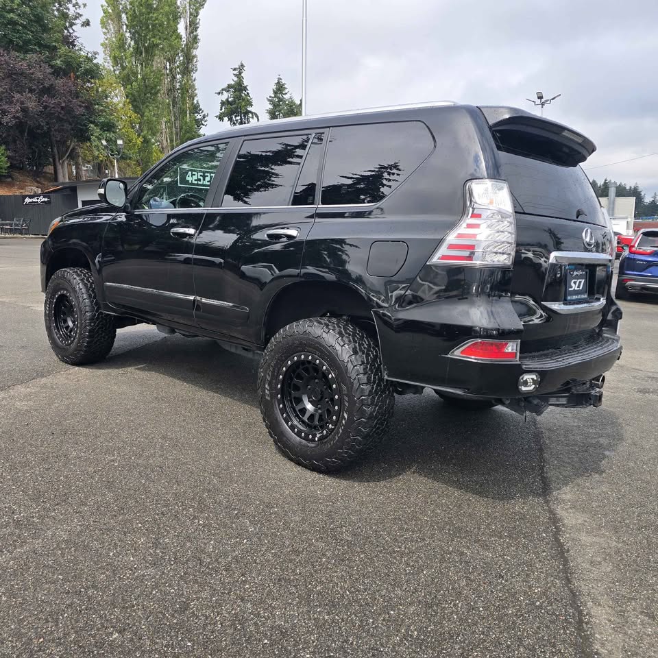 2014 Lexus GX GX 460 Sport Utility 4D in Lynnwood, WA (photo 8) — photo 8