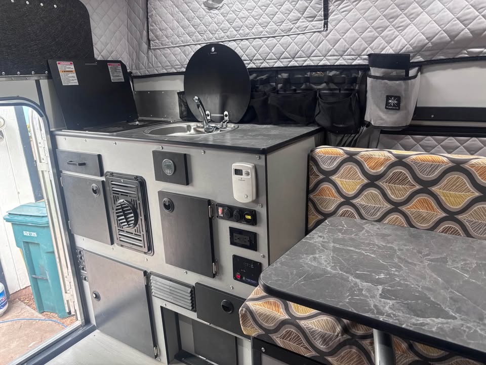 2023 Four Wheel Camper Hawk Front Dinette | Lithium | Solar | Thermal Pack in Basalt, CO (photo 6) — photo 6