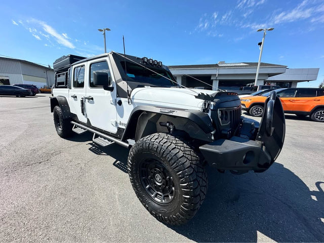 2020 Jeep Gladiator · Overland Pickup 4D 5 ft — photo 2