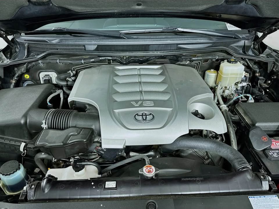 2017 Toyota Landcruiser in West Linn, OR (photo 12) — photo 12