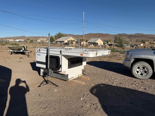 Four Wheel Camper for Tacoma or Five Foot Bed Midsize Truck — photo 2