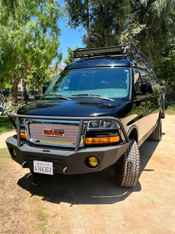 2019 GMAC 2.8 diesel quigley savanah van conversion 4x4 9 passenger in Chatsworth, CA (photo 6) — photo 6