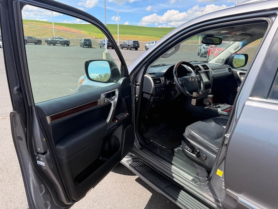 2018 Lexus GX · GX 460 Premium Sport Utility 4D in Pullman, WA (photo 11)