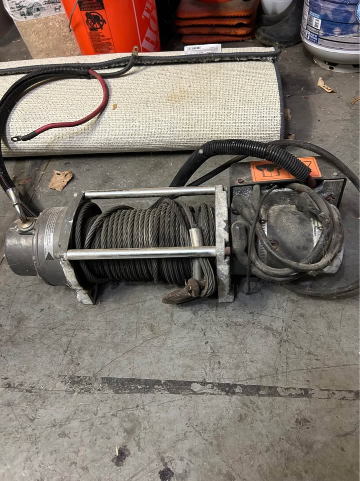 Warn XD9000 Winch in Centennial, CO (photo 2) — photo 2