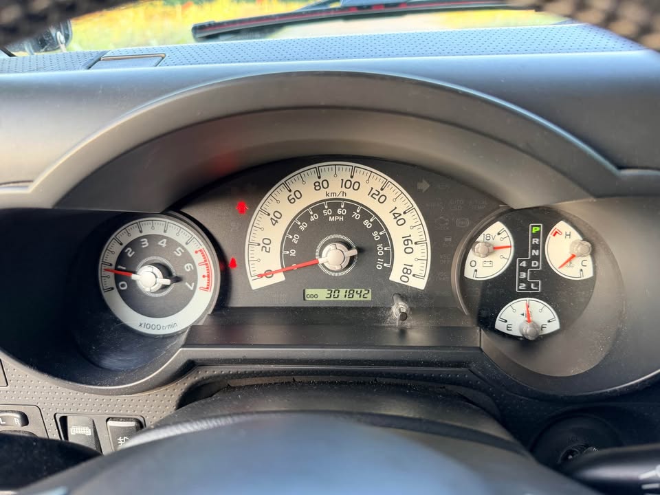 2007 Toyota FJ Cruiser in Markham, ON (photo 11)