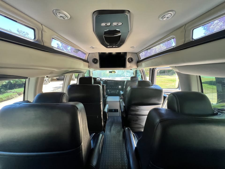 2019 GMAC 2.8 diesel quigley savanah van conversion 4x4 9 passenger in Chatsworth, CA (photo 4) — photo 4