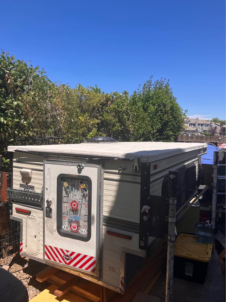 1990 Four wheel camper grand by in Brentwood, CA (photo 8) — photo 8