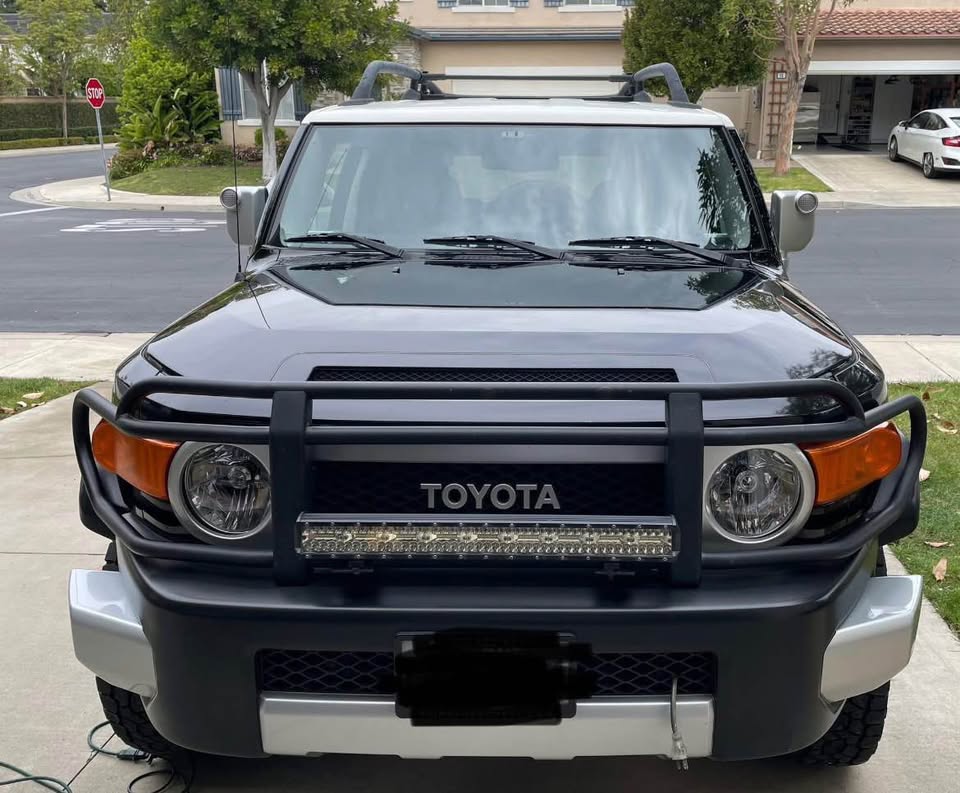 2009 Toyota FJ Cruiser in Irvine, CA (photo 2)