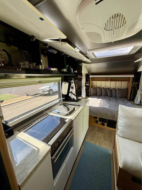 2024 Black Series HQ19 Off-Grid Trailer/Caravan in Medford, OR (photo 4)