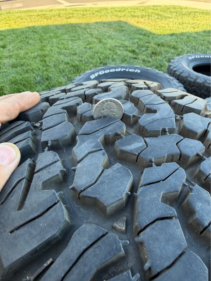 BFGoodrich KO2’s 30x9.5x15 in Hickman, CA (photo 3)