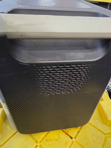 Bluetti AC200P Portable Power Station | 2,000W 1,700Wh in Aurora, CO (photo 3)