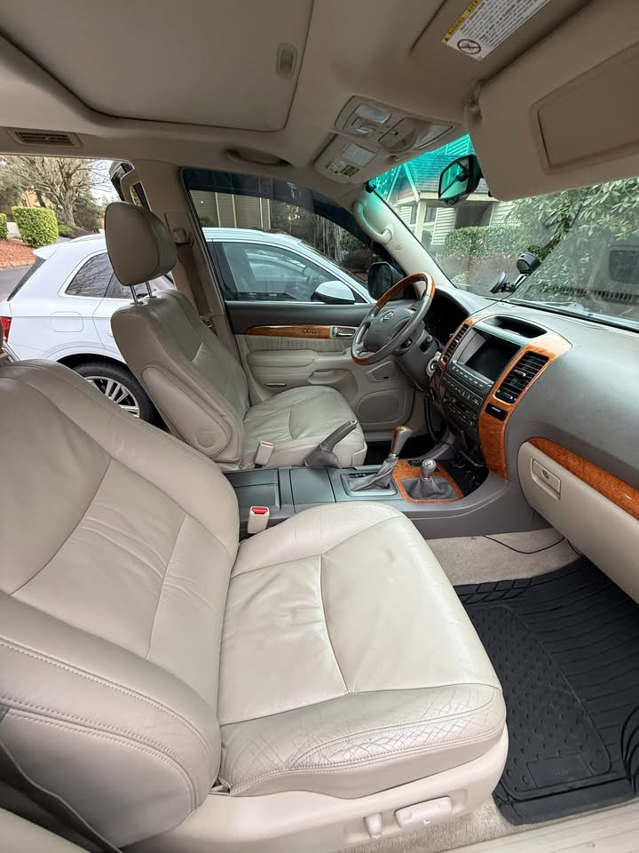 2004 Lexus gx470 in Kirkland, WA (photo 4) — photo 4