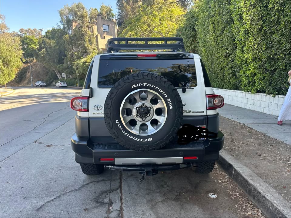 2012 Toyota FJ Cruiser · 4WD in Los Angeles, CA (photo 5)