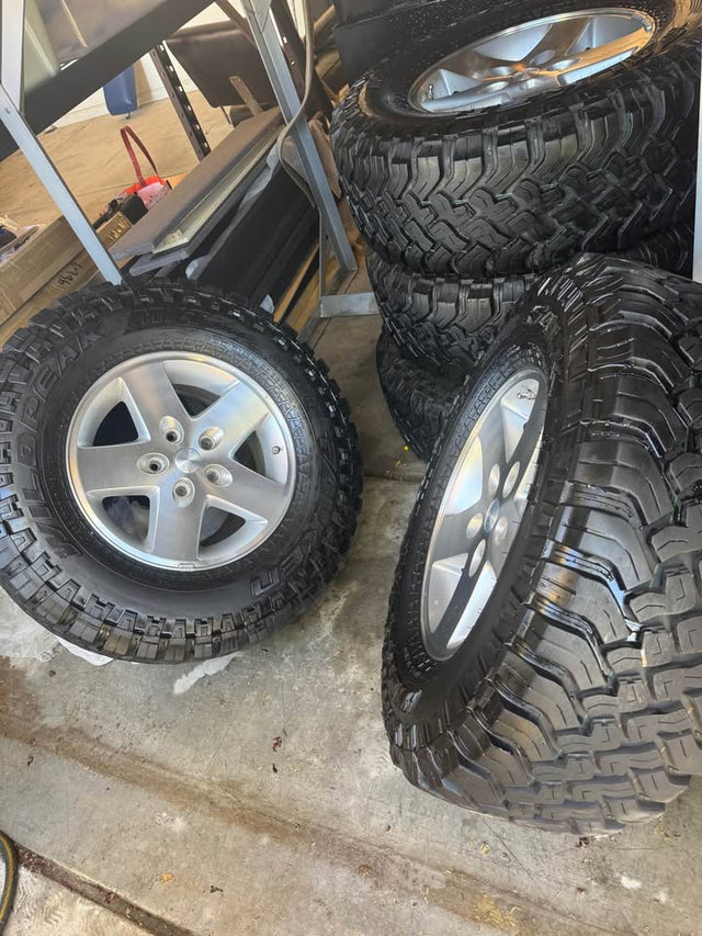 !!!EXCELLENT!!! Falken Wildpeak M/T Tires on Jeep Wheels 17in … all 5 in great condition — photo 3