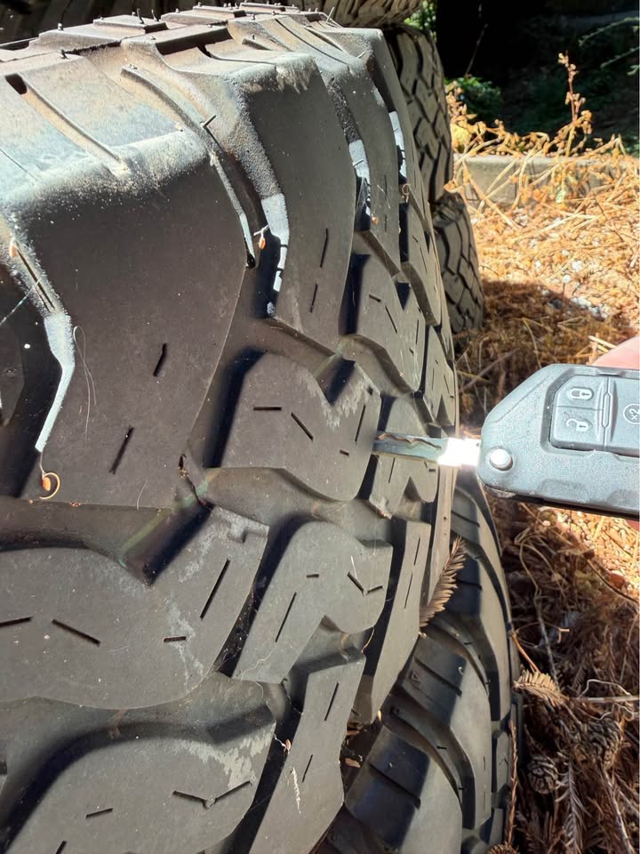 Jeep Rubicon wheels and 5 FALKEN WILDPEAK M/T01 LT285/70R17 in Santa Cruz, CA (photo 5) — photo 5
