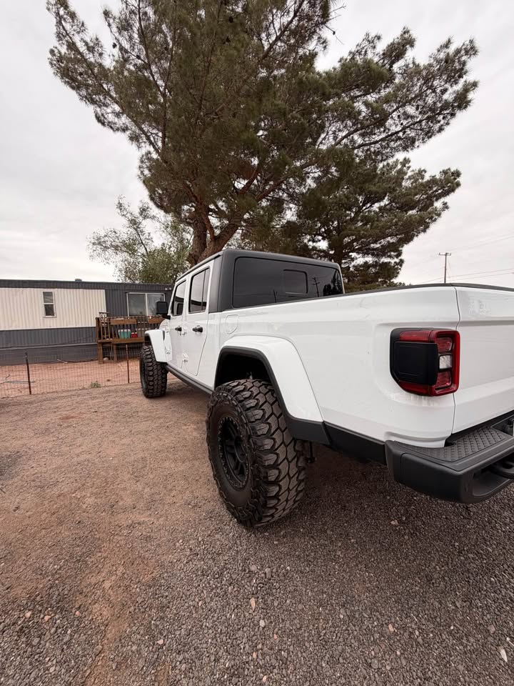 2020 Jeep Gladiator · Overland Pickup 4D 5 ft in Phoenix, AZ (photo 6) — photo 6