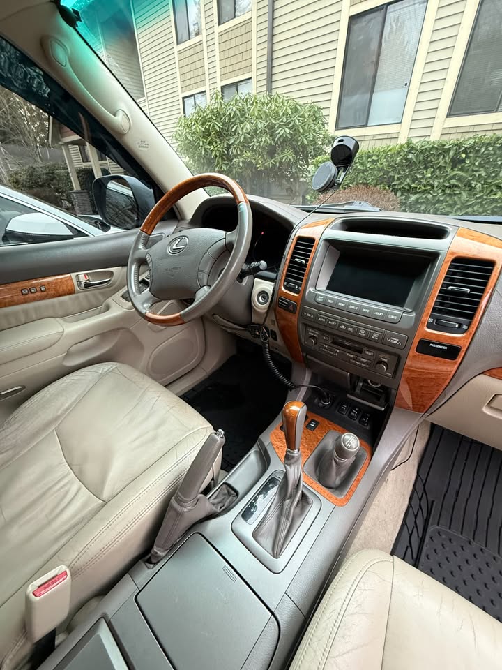 2004 Lexus gx470 in Kirkland, WA (photo 3) — photo 3